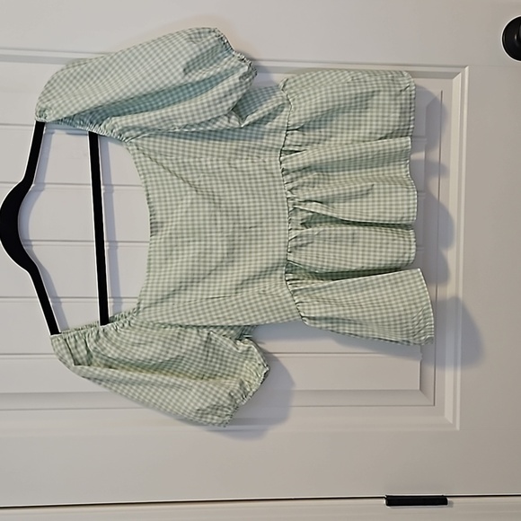🩴Green and White Gingham Puff Sleeve Top Size L - Picture 2 of 7